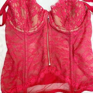 Victoria’s Secret sexy lace corset bustier bra.